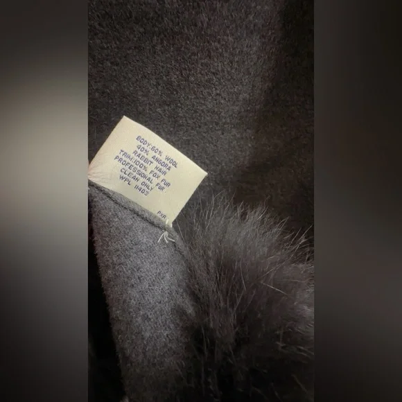 LORD & TAYLOR Plush Fox Trimmed Wrap - Grey 25” x 72” - Picture 6 of 7